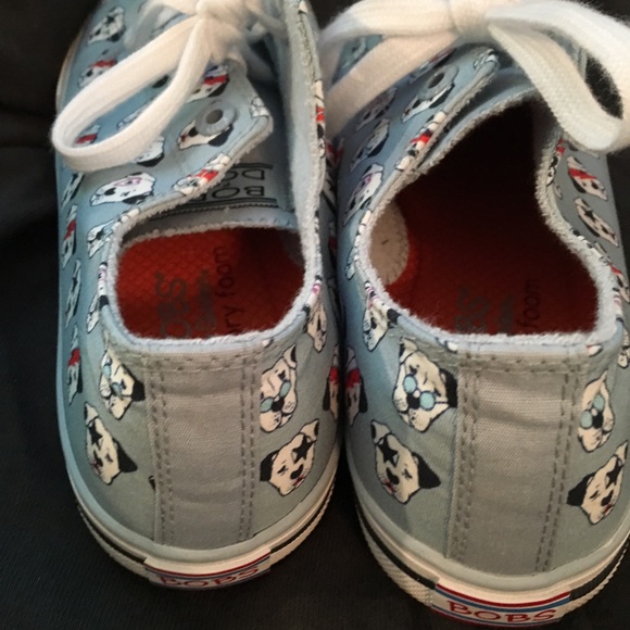 bobs tennis shoes with dogs